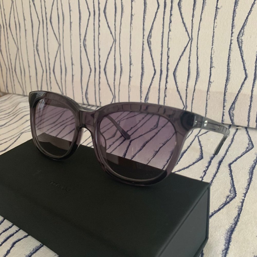 NIB- VERA WANG Cat Eye Sunglasses - Dove/Grey